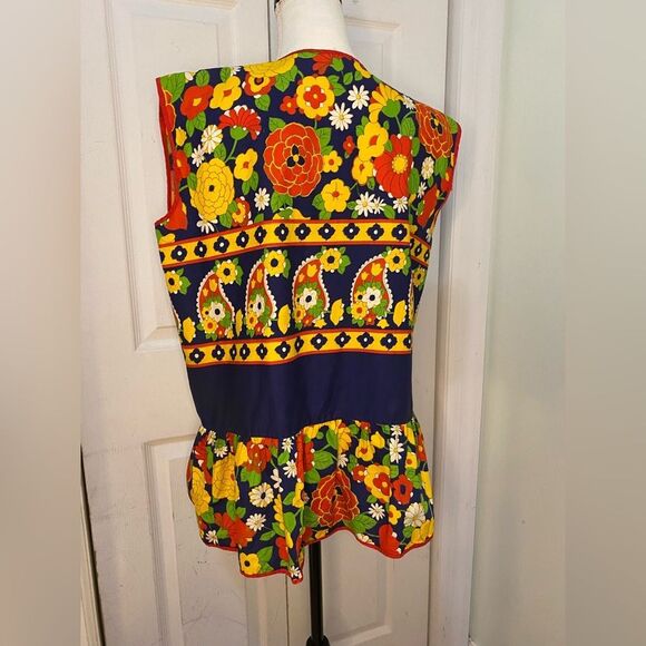 1970s Paisley Floral Scandi-Inspired Top - Picture 9 of 14